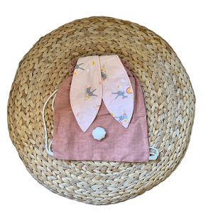 Le sac à dos oreilles de lapin