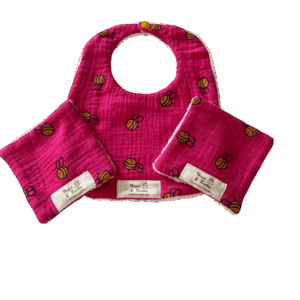 Bavoir et ses lingettes assorties
